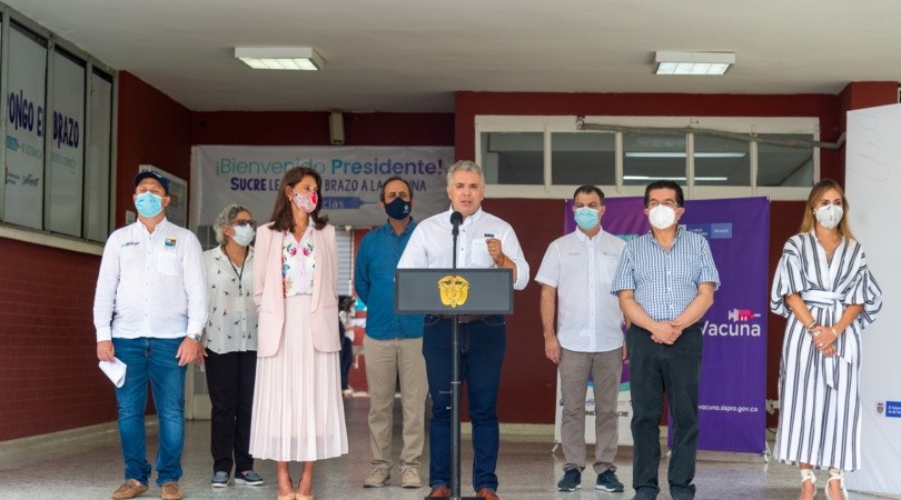 Colombia: quienes se vacunen antes de tiempo enfrentarán penas de cinco años de prisión