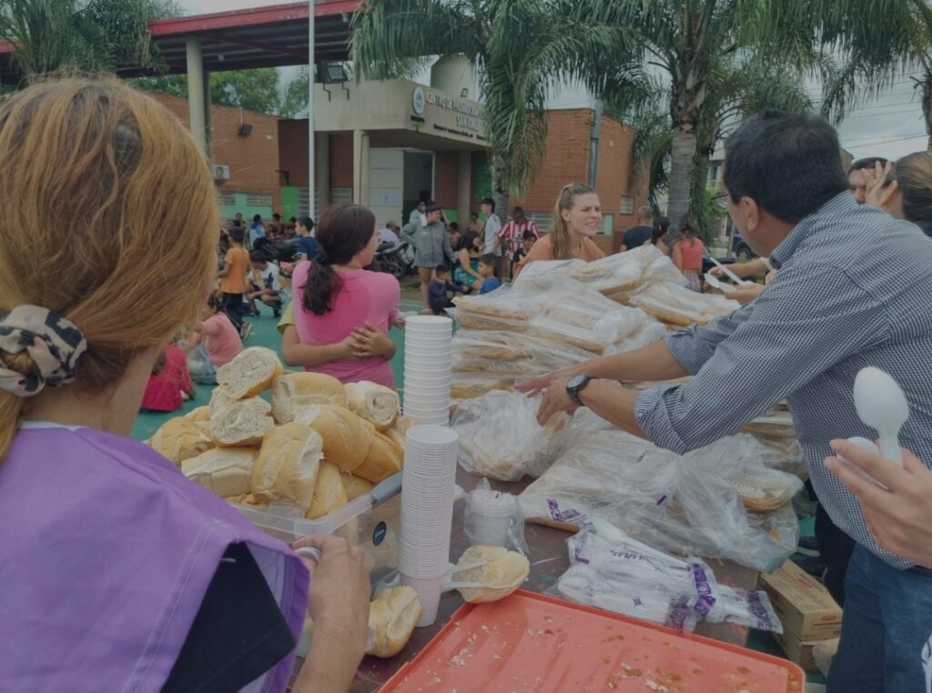 El Gobierno provincial brinda asistencia alimentaria en centros de evacuados y comedores